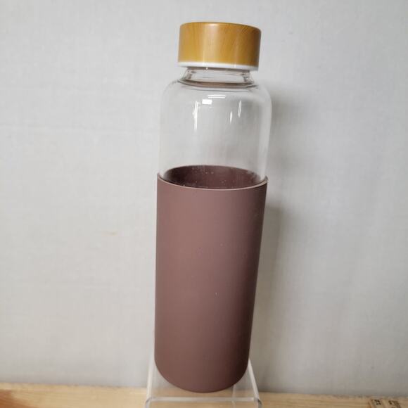 The Legend Of Zelda Glass Bottle w/ Rubber Grip & Screw On Lid by Culturefly - Picture 3 of 7